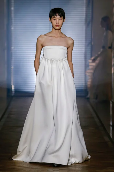 Look 18